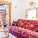 Alice Apartment House