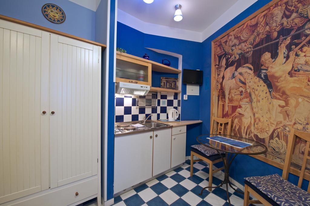Alice House 3*