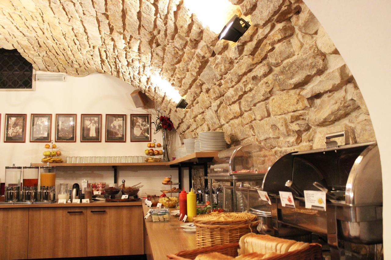 Alice House 3*